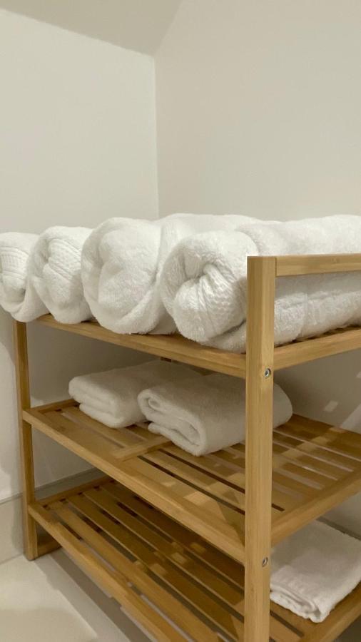 Unique Luxury Detached Apartment In Windsor That Sleeps 4 외부 사진