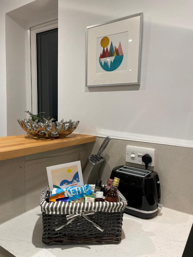 Unique Luxury Detached Apartment In Windsor That Sleeps 4 외부 사진