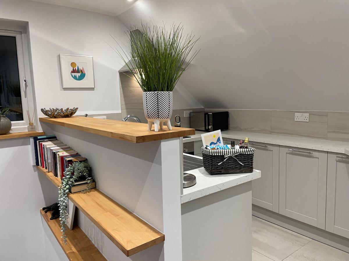 Unique Luxury Detached Apartment In Windsor That Sleeps 4 외부 사진