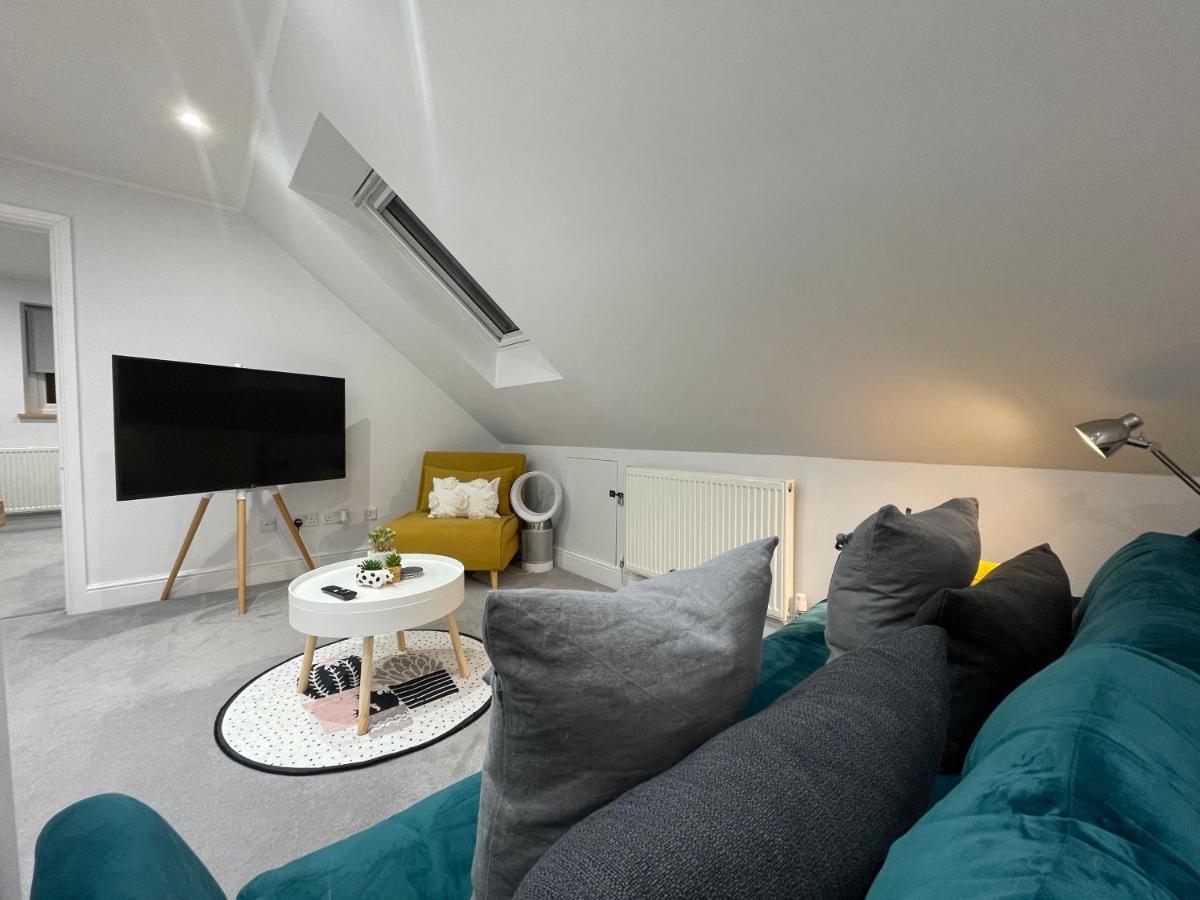Unique Luxury Detached Apartment In Windsor That Sleeps 4 외부 사진