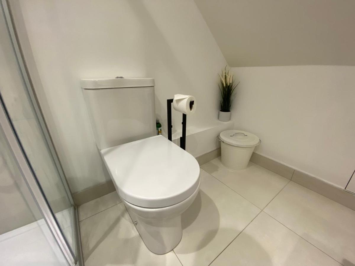 Unique Luxury Detached Apartment In Windsor That Sleeps 4 외부 사진