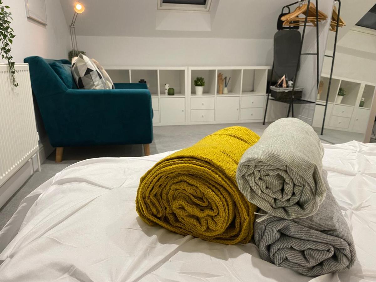 Unique Luxury Detached Apartment In Windsor That Sleeps 4 외부 사진