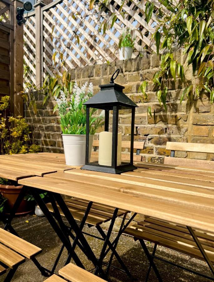 Unique Luxury Detached Apartment In Windsor That Sleeps 4 외부 사진
